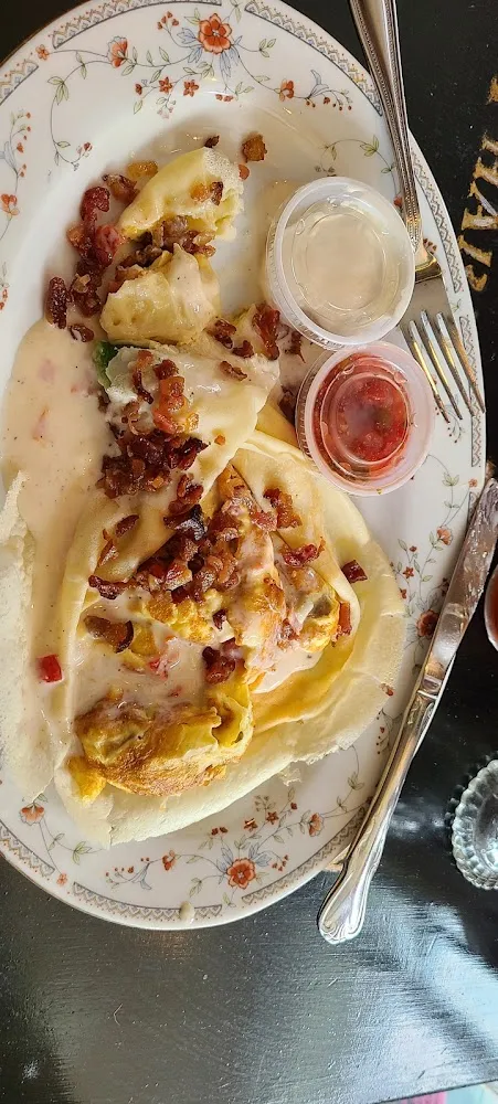 Crepe Omelette Du Fromage Supreme with Sausage